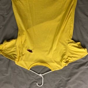 Small logo embroidered tee